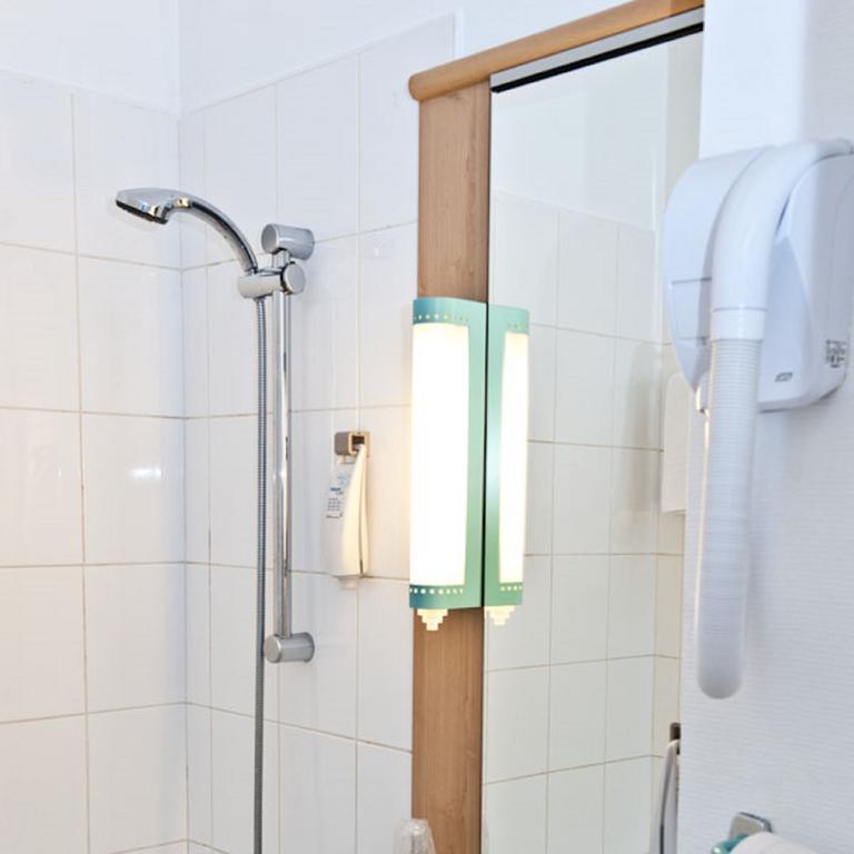 Egg Hotel Gonesse Kamer foto